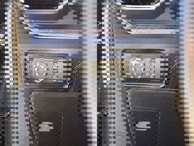 Certified 2022 Ford Explorer Platinum w/ Equipment Group 601A image 17