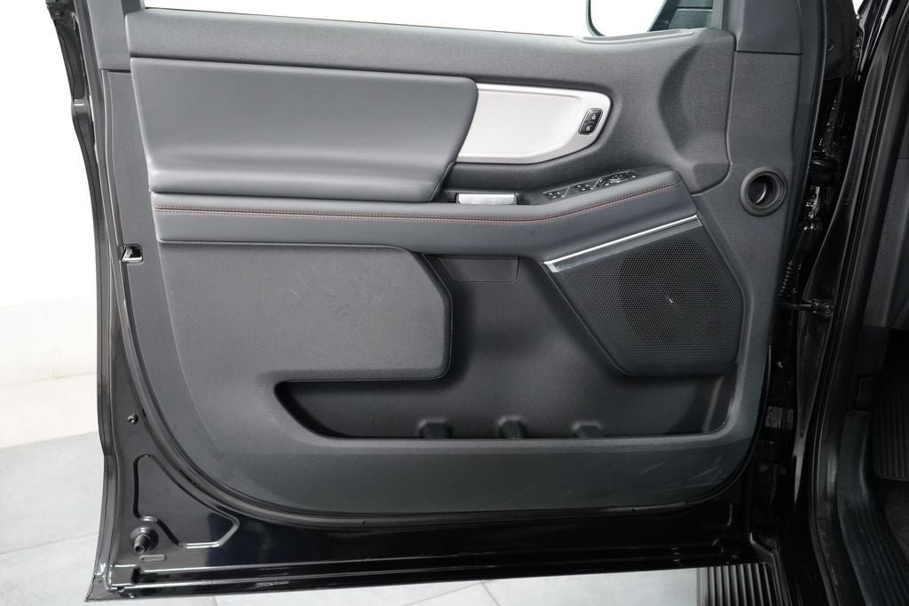 Certified 2025 Ford Expedition Active AWD/4WD image 32
