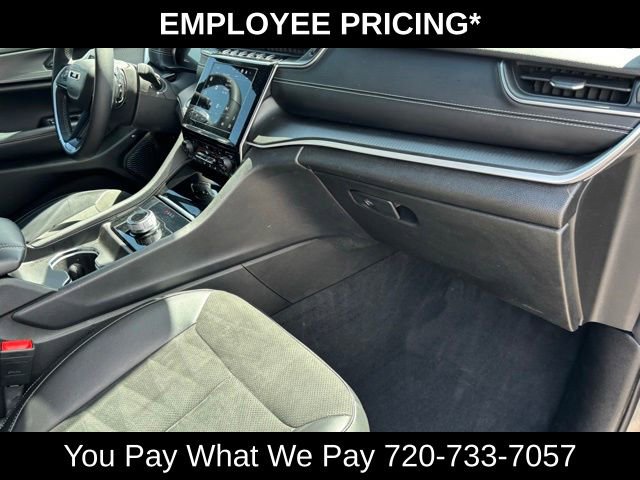 Used 2023 Jeep Grand Cherokee Altitude AWD/4WD image 24
