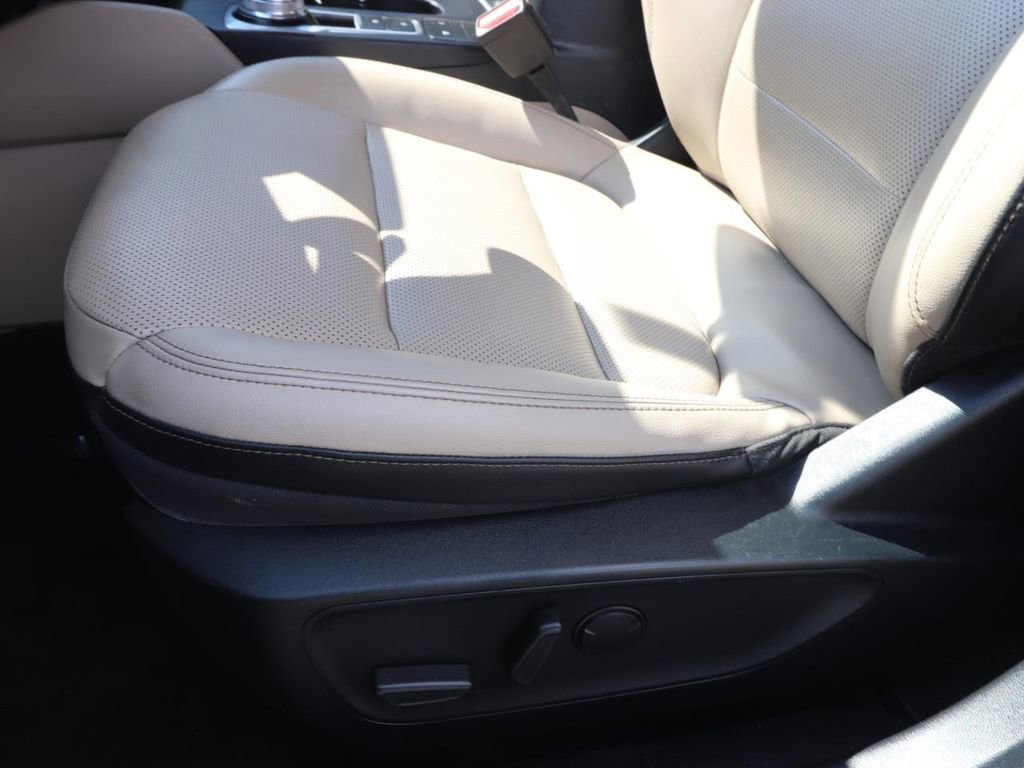 Certified 2020 Ford Escape SEL image 16