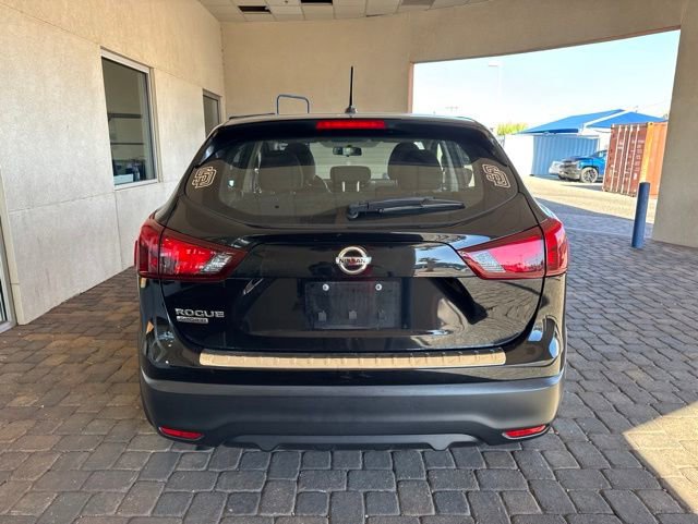 Used 2017 Nissan Rogue Sport S w/ S Appearance Package FWD image 3