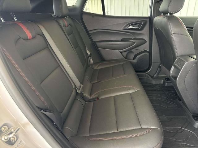 Used 2025 Chevrolet Trax RS w/ Sunroof Package FWD image 13