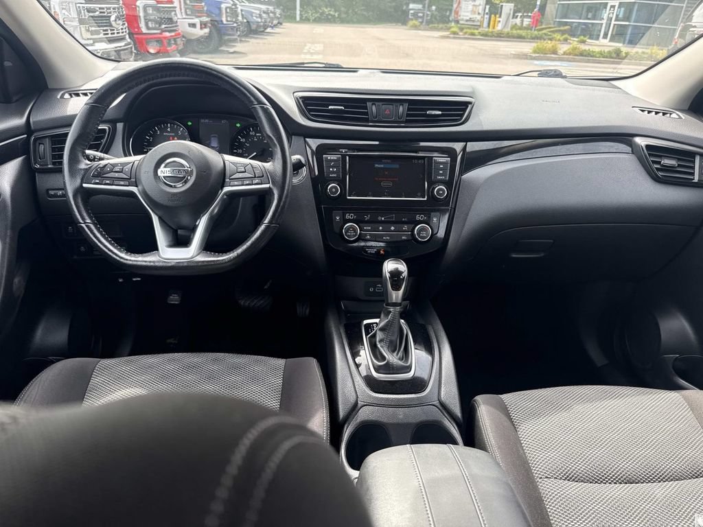 Used 2020 Nissan Rogue Sport SV w/ All-Weather Package AWD/4WD image 14
