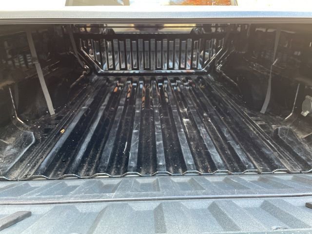 Used 2025 GMC Canyon AT4 w/ AT4 Premium Package image 9