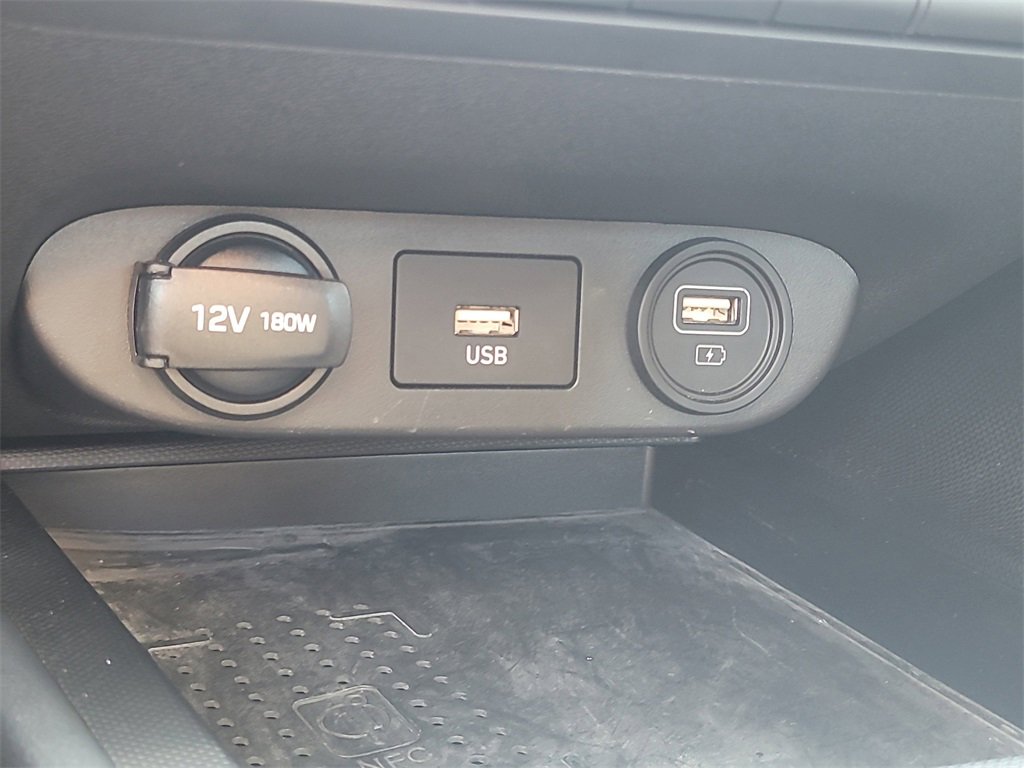 Used 2022 Hyundai Elantra SEL w/ Convenience + Premium Package image 22