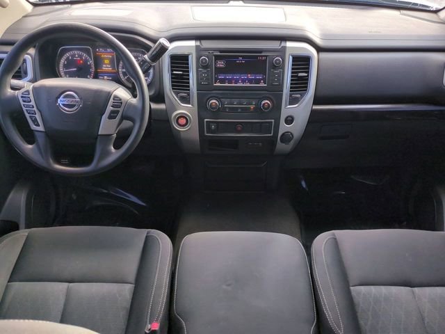Used 2019 Nissan Titan SV image 15