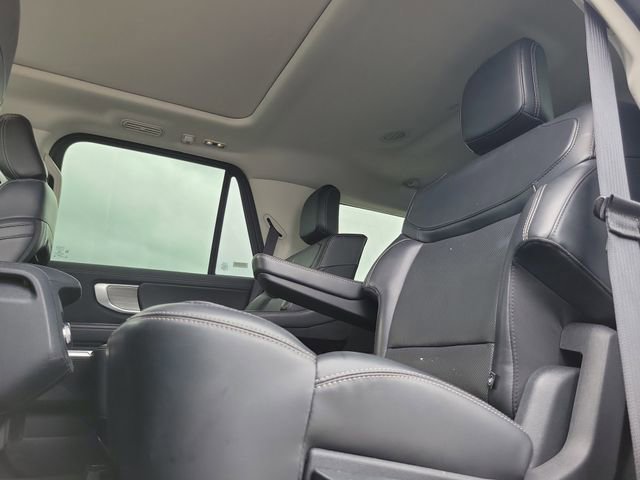 Certified 2025 Ford Expedition Platinum AWD/4WD image 8