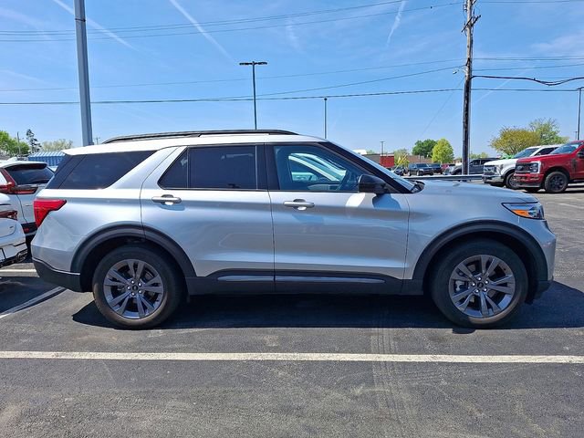 Certified 2023 Ford Explorer XLT w/ Equipment Group 202A AWD/4WD image 6