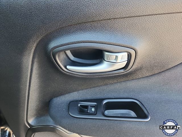 Used 2019 Jeep Renegade Latitude w/ Cold Weather Group image 30