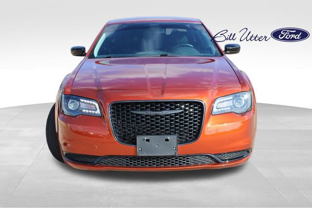 Used 2021 Chrysler 300 Touring w/ Sport Appearance Package image 8