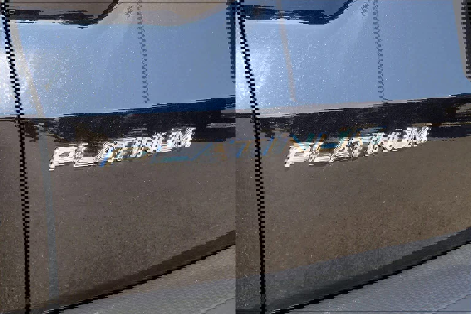 Certified 2025 Ford Escape Platinum image 31