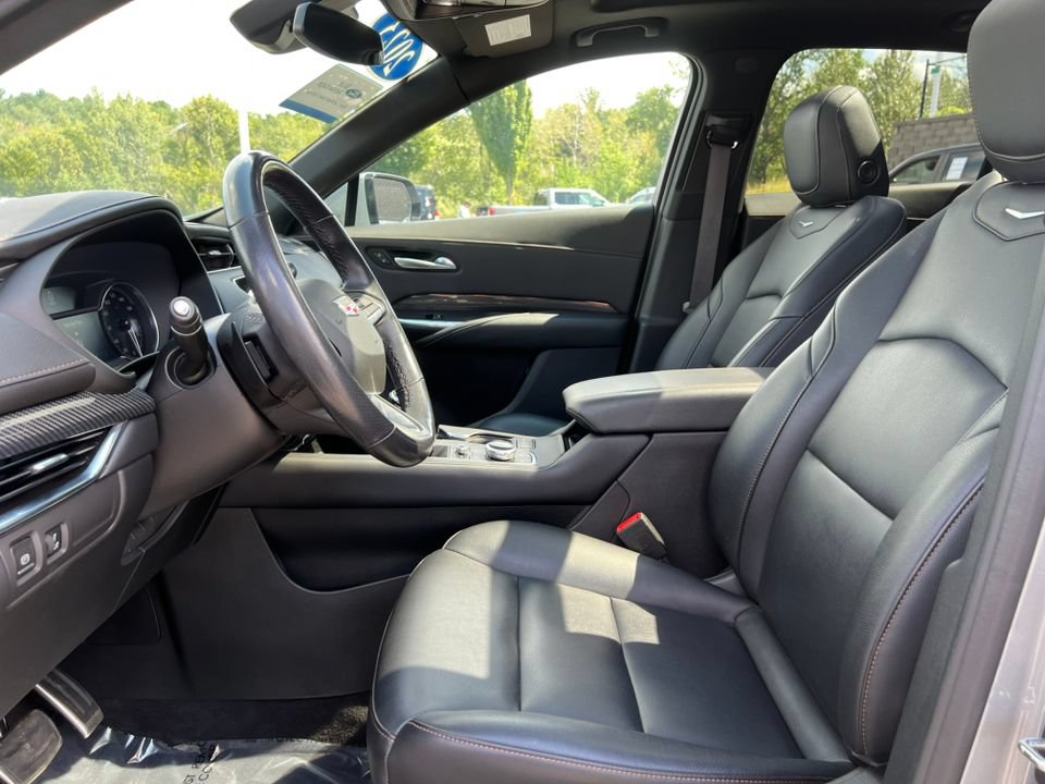 Used 2023 Cadillac XT4 Sport w/ Cold Weather Package AWD/4WD image 4