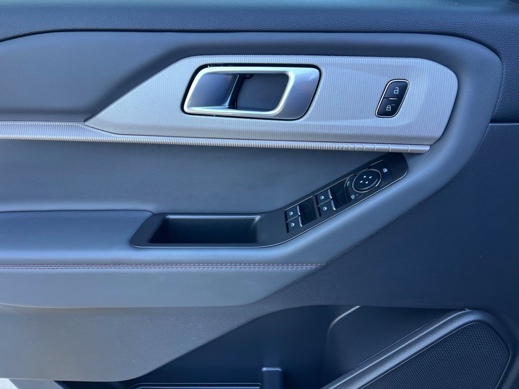 Certified 2025 Ford Explorer Active AWD/4WD image 38