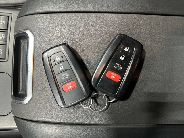Used 2023 Toyota Highlander XSE FWD image 33