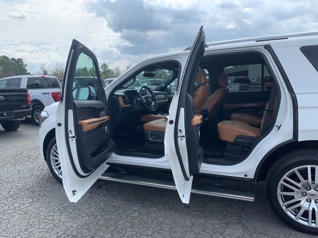 Certified 2024 Ford Expedition Platinum image 19