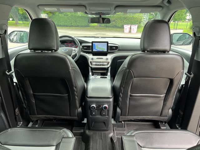 Certified 2023 Ford Explorer XLT w/ Equipment Group 202A AWD/4WD image 34