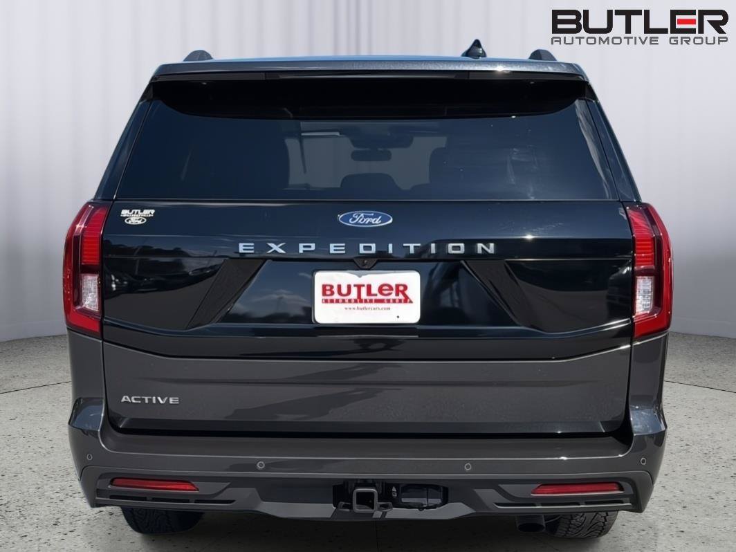 Certified 2025 Ford Expedition Active AWD/4WD image 5