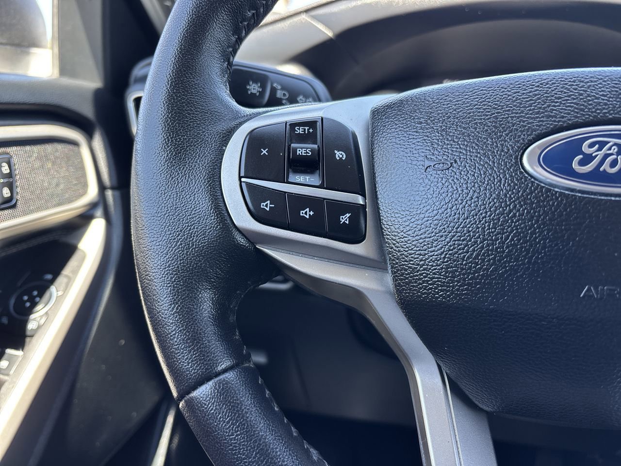 Certified 2023 Ford Explorer XLT w/ Equipment Group 202A image 33