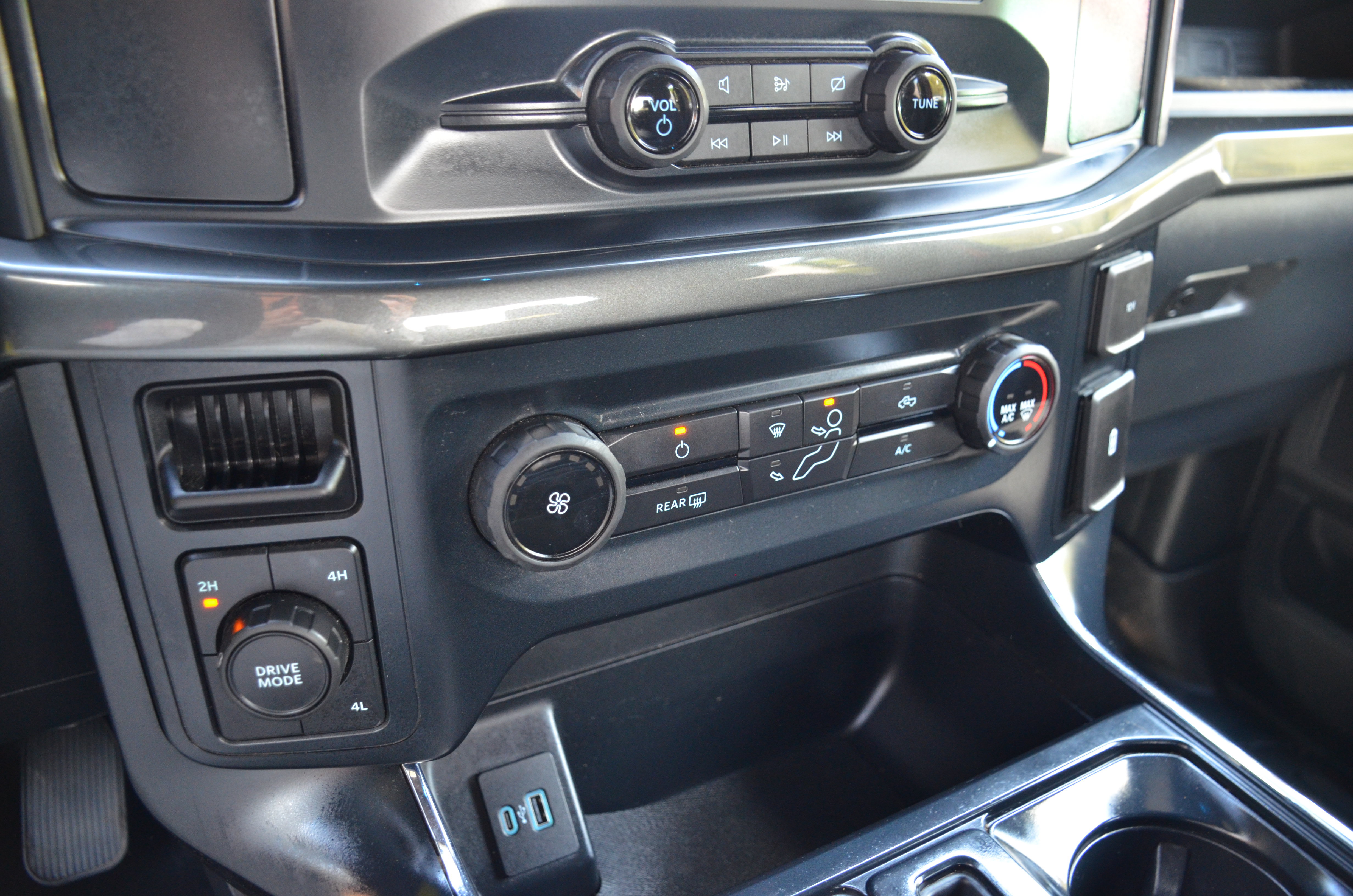 Certified 2023 Ford F150 XL w/ STX Appearance Package AWD/4WD image 17