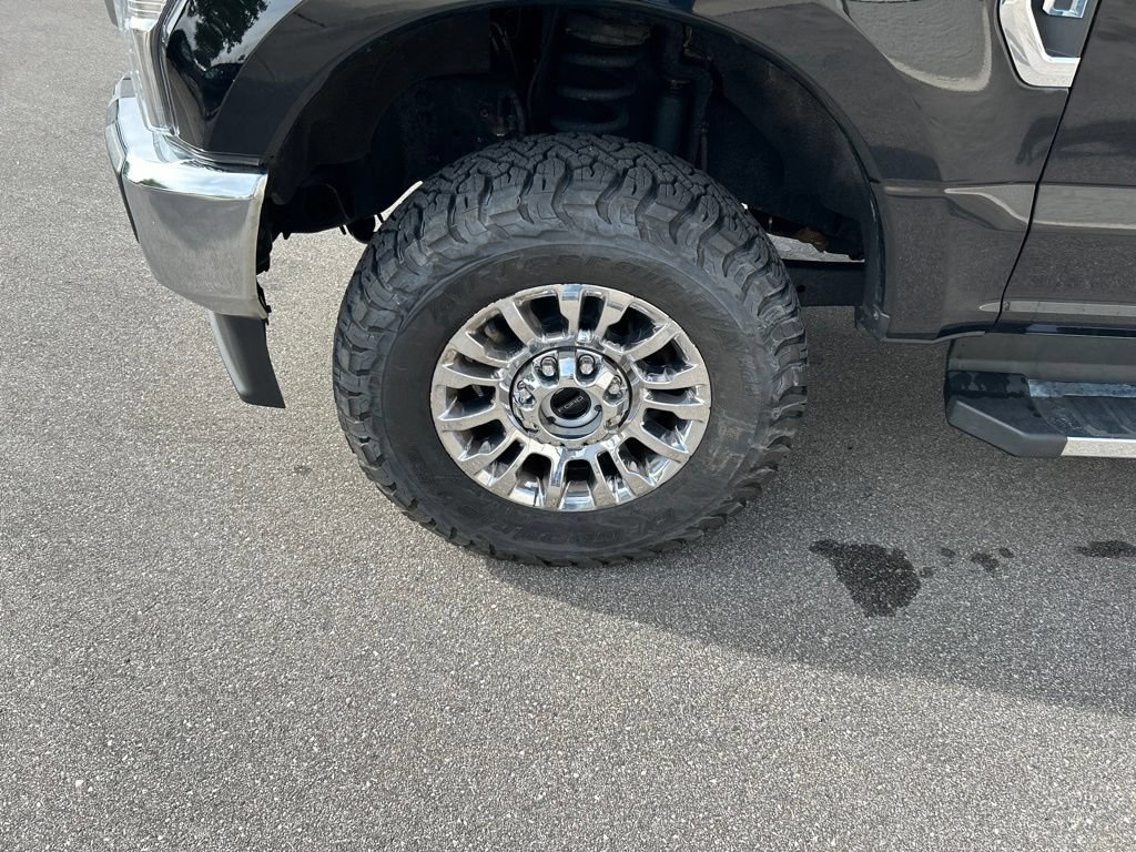 Certified 2022 Ford F350 XLT w/ XLT Premium Package AWD/4WD image 33