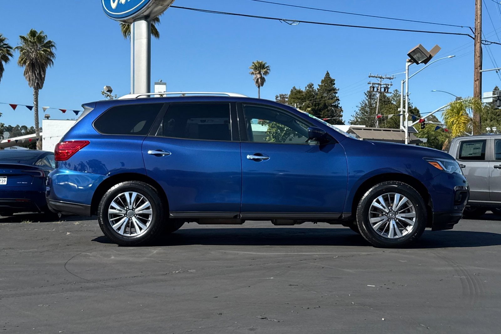 Used 2020 Nissan Pathfinder SL FWD image 27