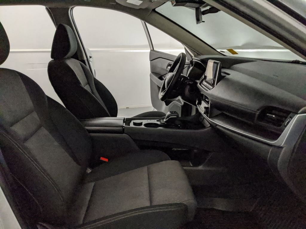 Used 2025 Nissan Rogue SV image 20