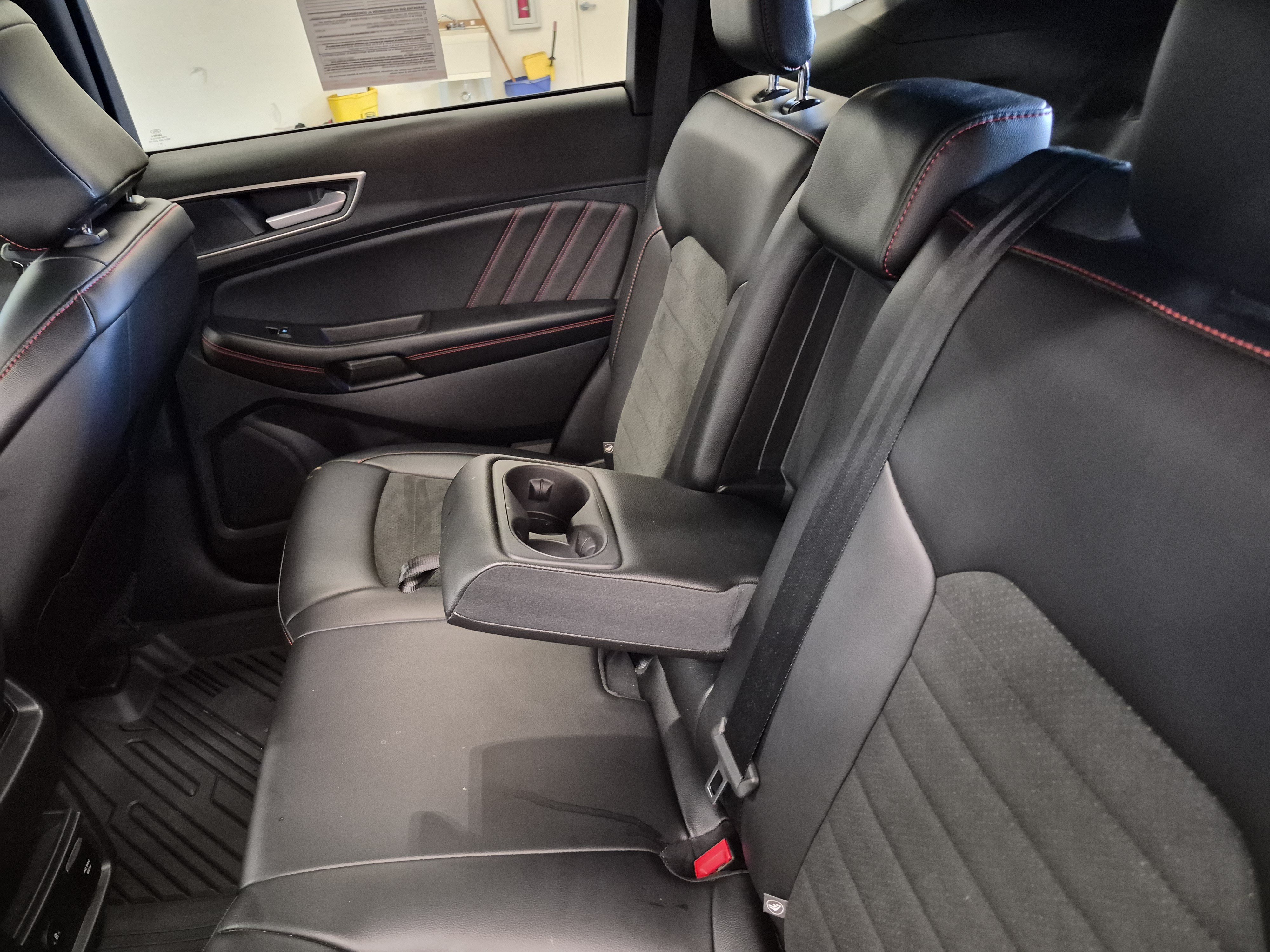 Certified 2024 Ford Edge ST-Line AWD/4WD image 16