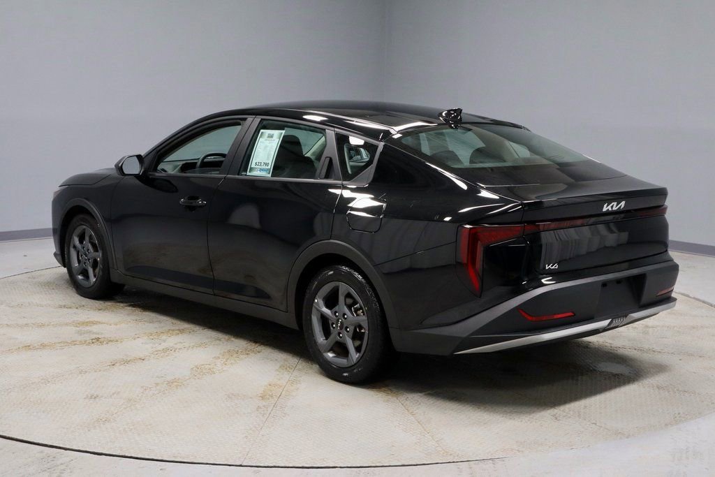 Used 2025 Kia K4 LXS image 3