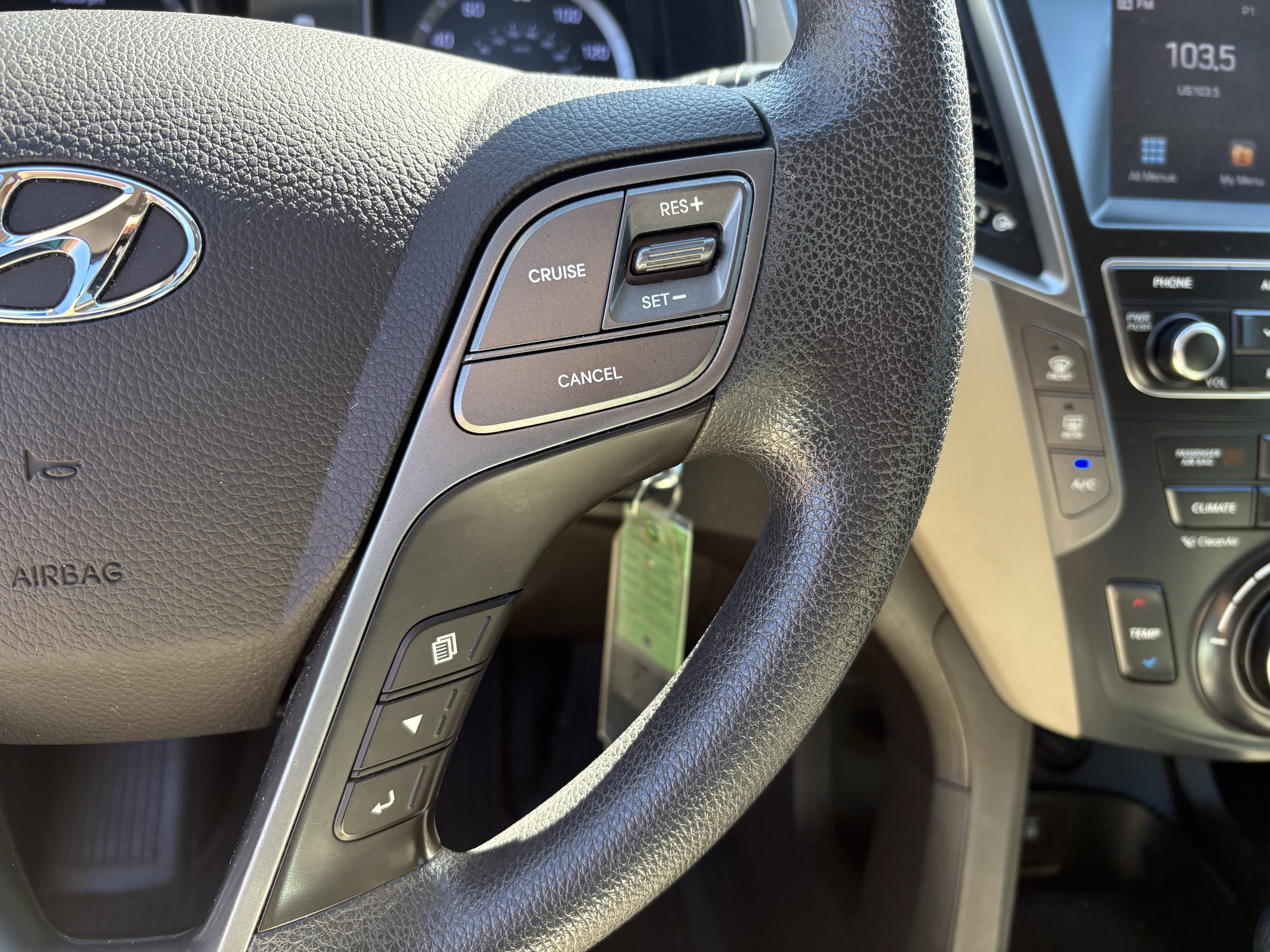 Used 2019 Hyundai Santa Fe XL SE image 32