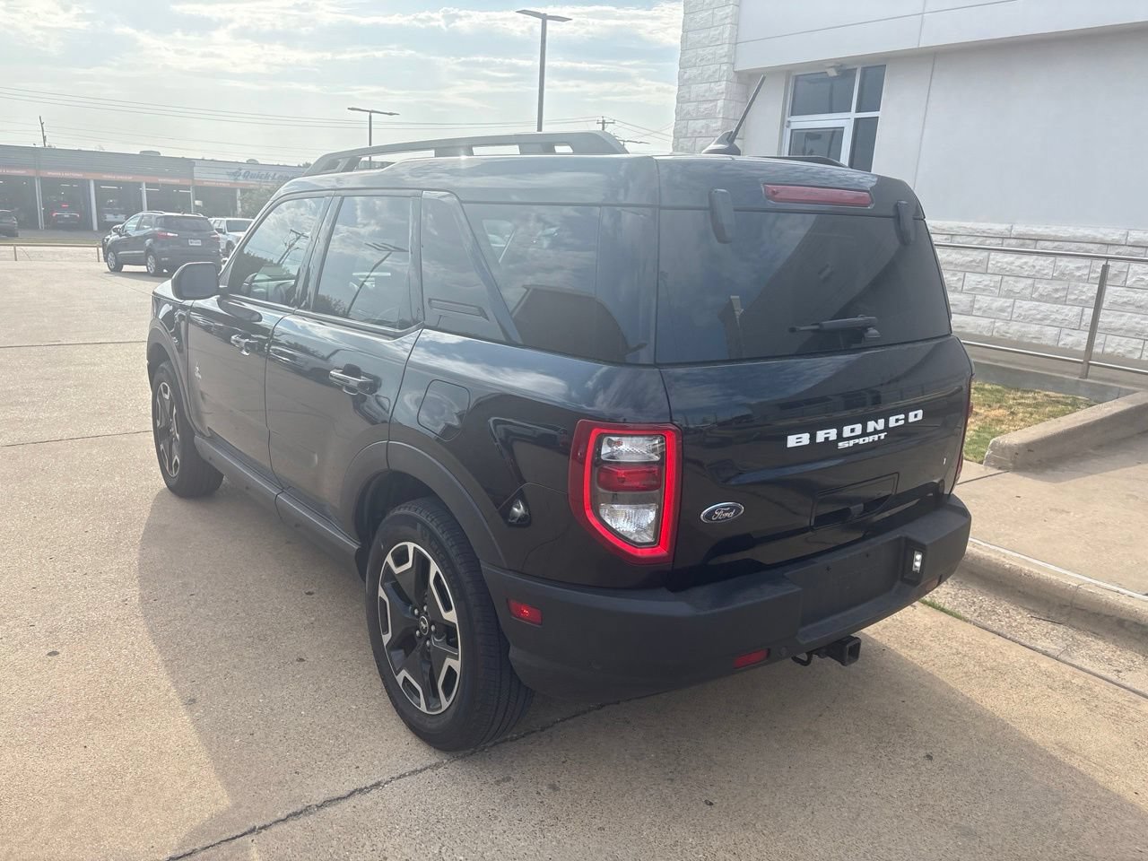 Certified 2024 Ford Bronco Sport Outer Banks w/ Tech Package AWD/4WD image 2