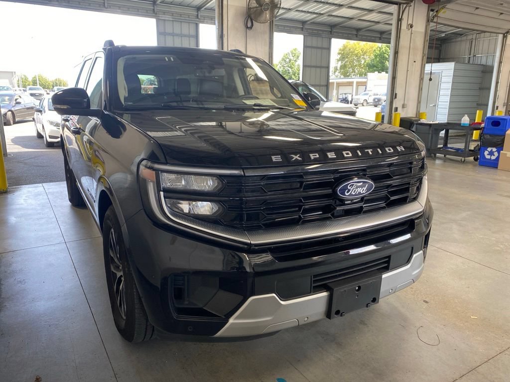 Certified 2025 Ford Expedition Max Platinum AWD/4WD image 1
