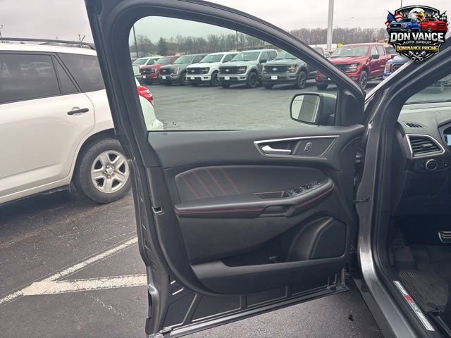 Certified 2024 Ford Edge ST-Line AWD/4WD image 12