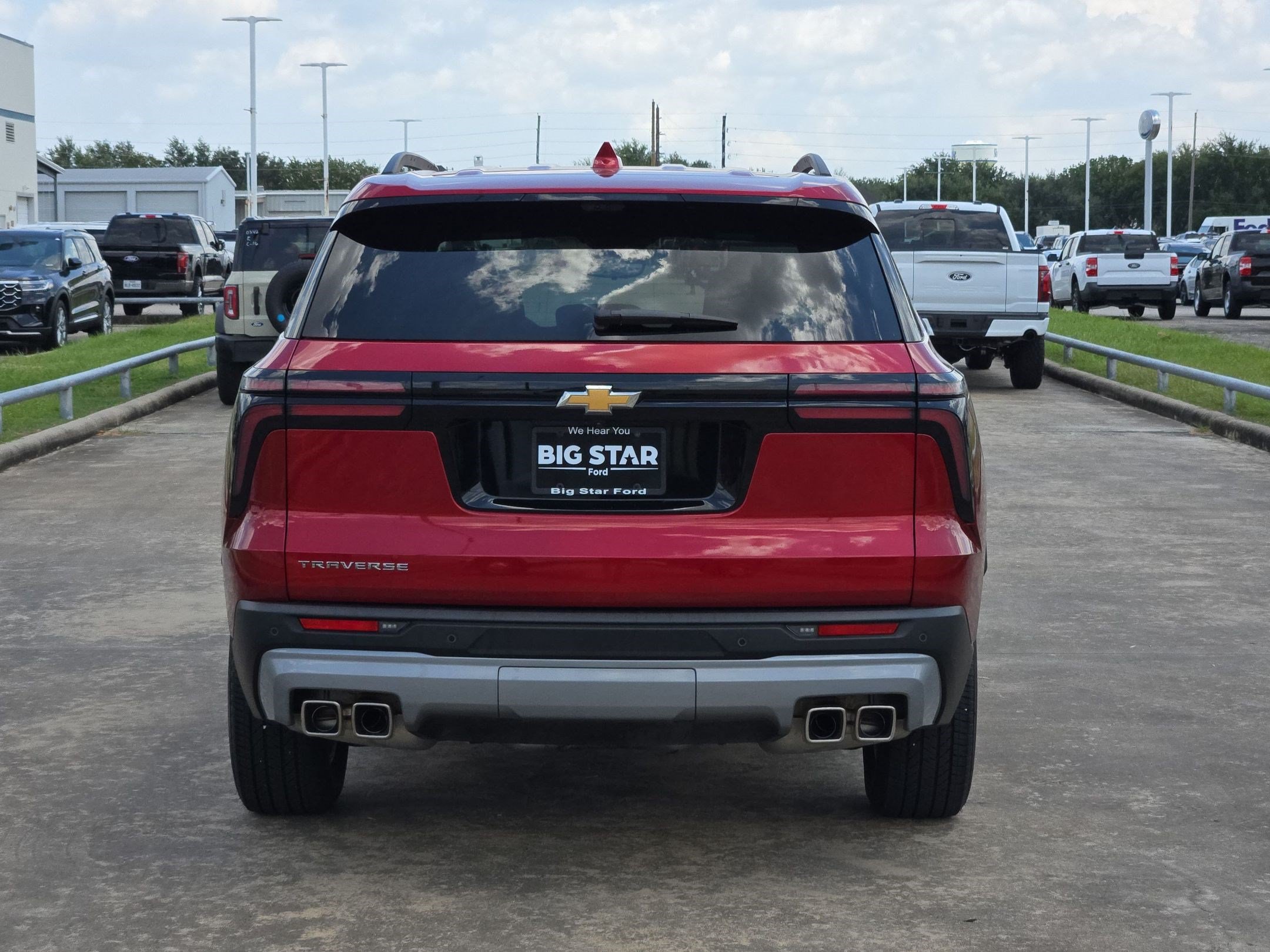 Used 2026 Chevrolet Traverse LT w/ Driver Confidence Package FWD image 6