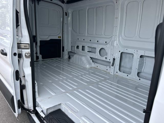 Certified 2022 Ford Transit 150 Medium Roof RWD image 19