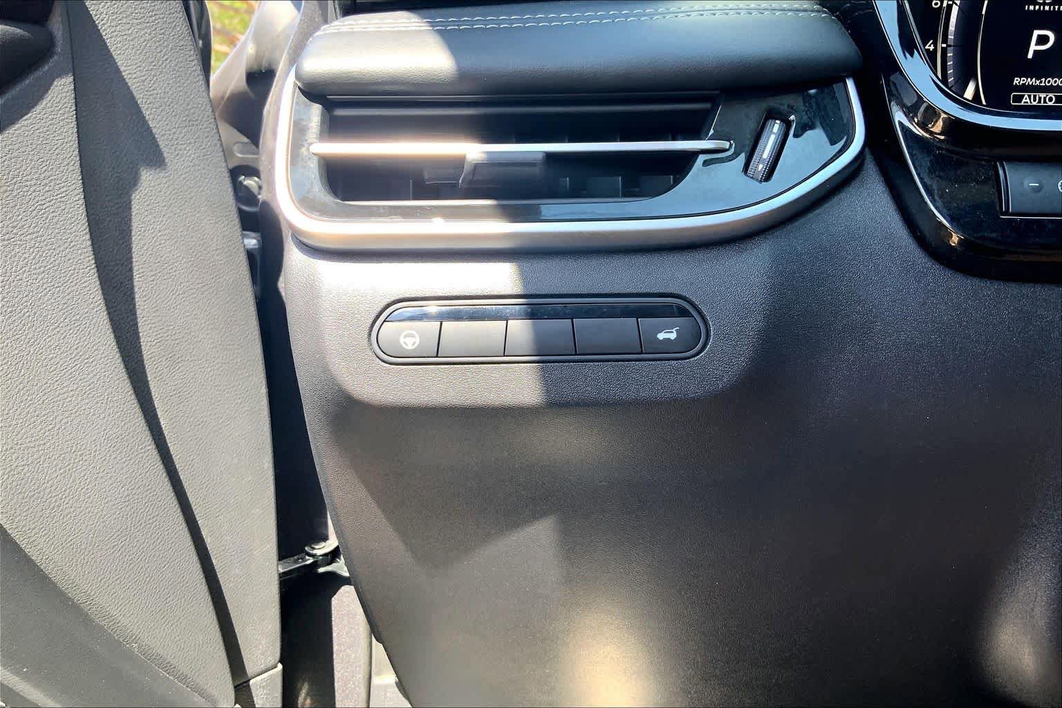 Used 2023 INFINITI QX60 Sensory AWD/4WD image 36