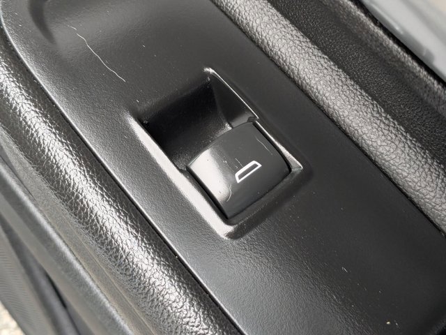 Used 2022 GMC Terrain SLE w/ Driver Convenience Package image 37