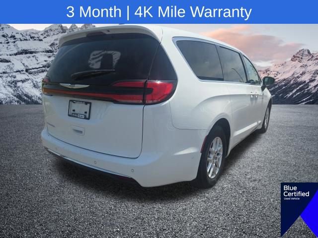 Used 2023 Chrysler Pacifica Touring-L FWD image 9