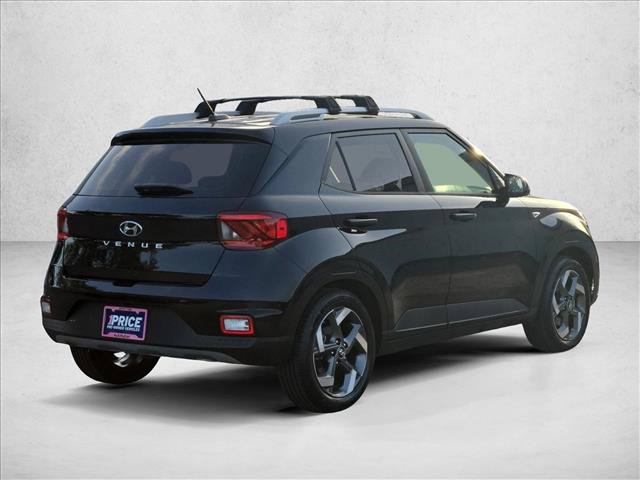 Used 2023 Hyundai Venue SEL FWD image 5