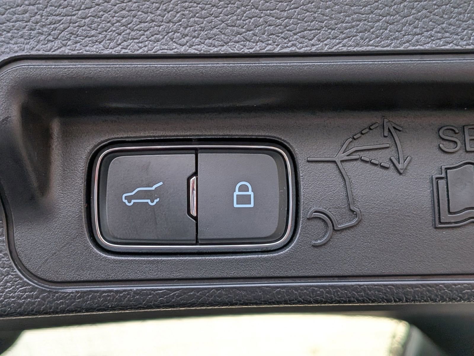 Certified 2023 Ford Explorer Limited w/ Limited Technology Package image 15