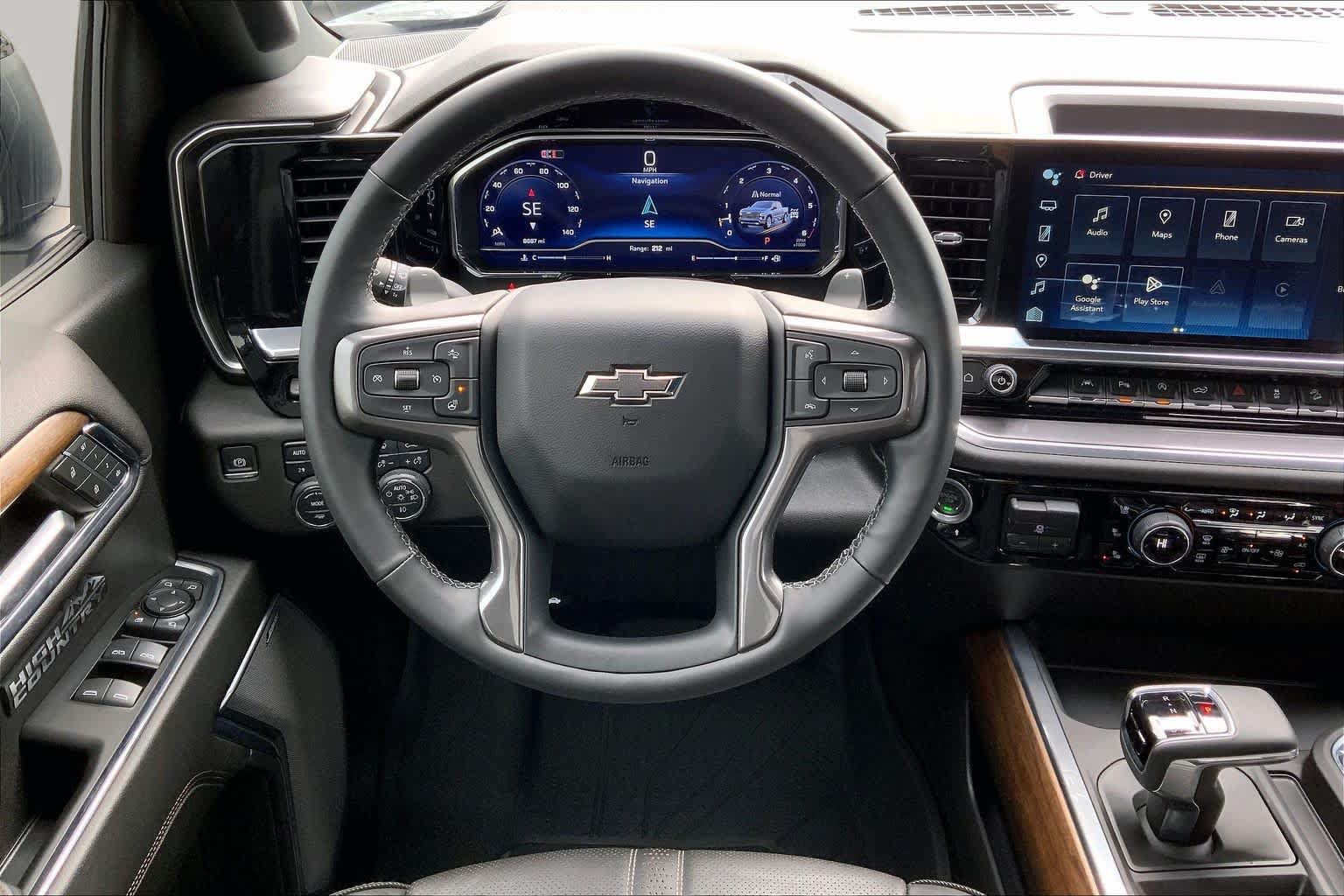 Used 2024 Chevrolet Silverado 1500 High Country w/ Midnight Edition AWD/4WD image 6
