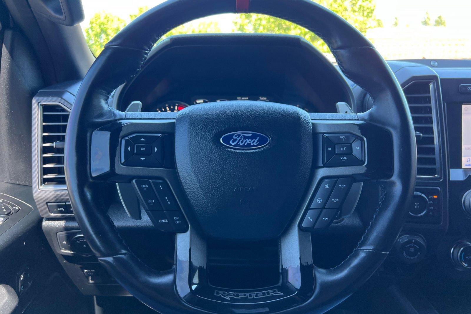 Certified 2020 Ford F150 Raptor w/ Equipment Group 802A Luxury image 24