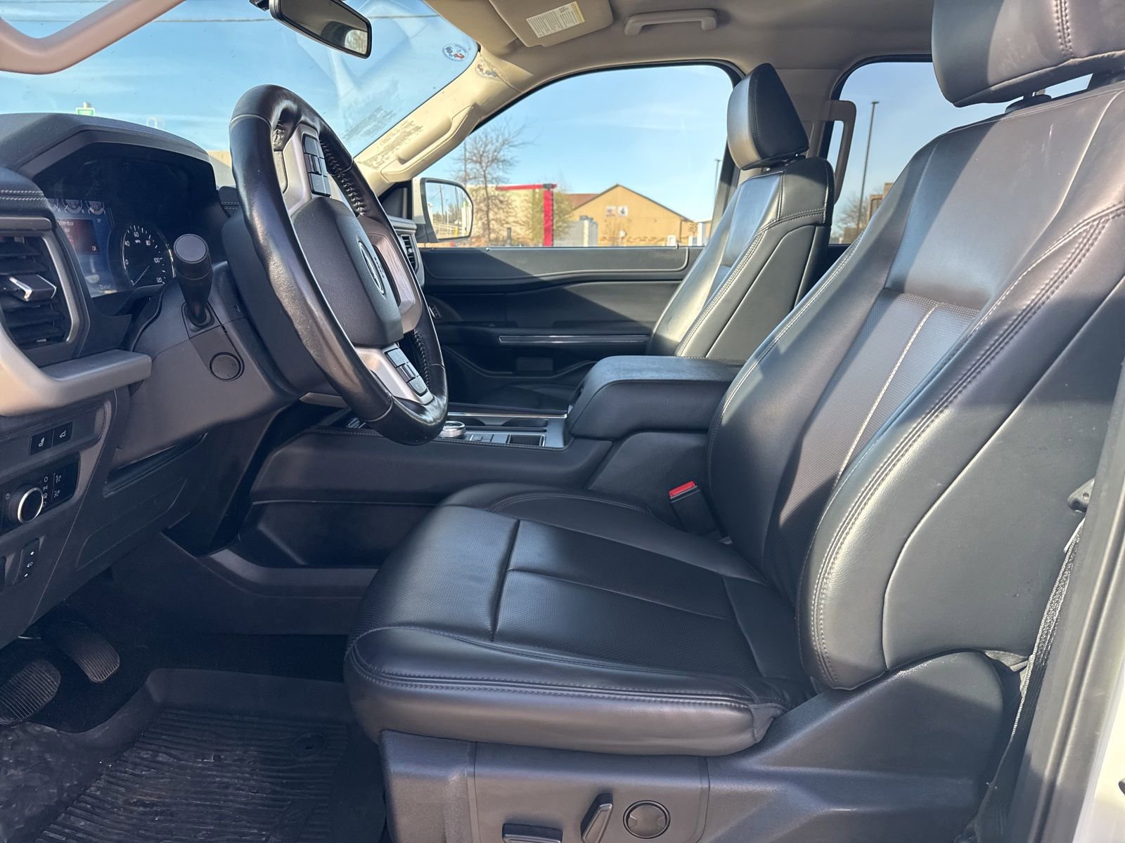 Certified 2024 Ford Expedition XLT image 10