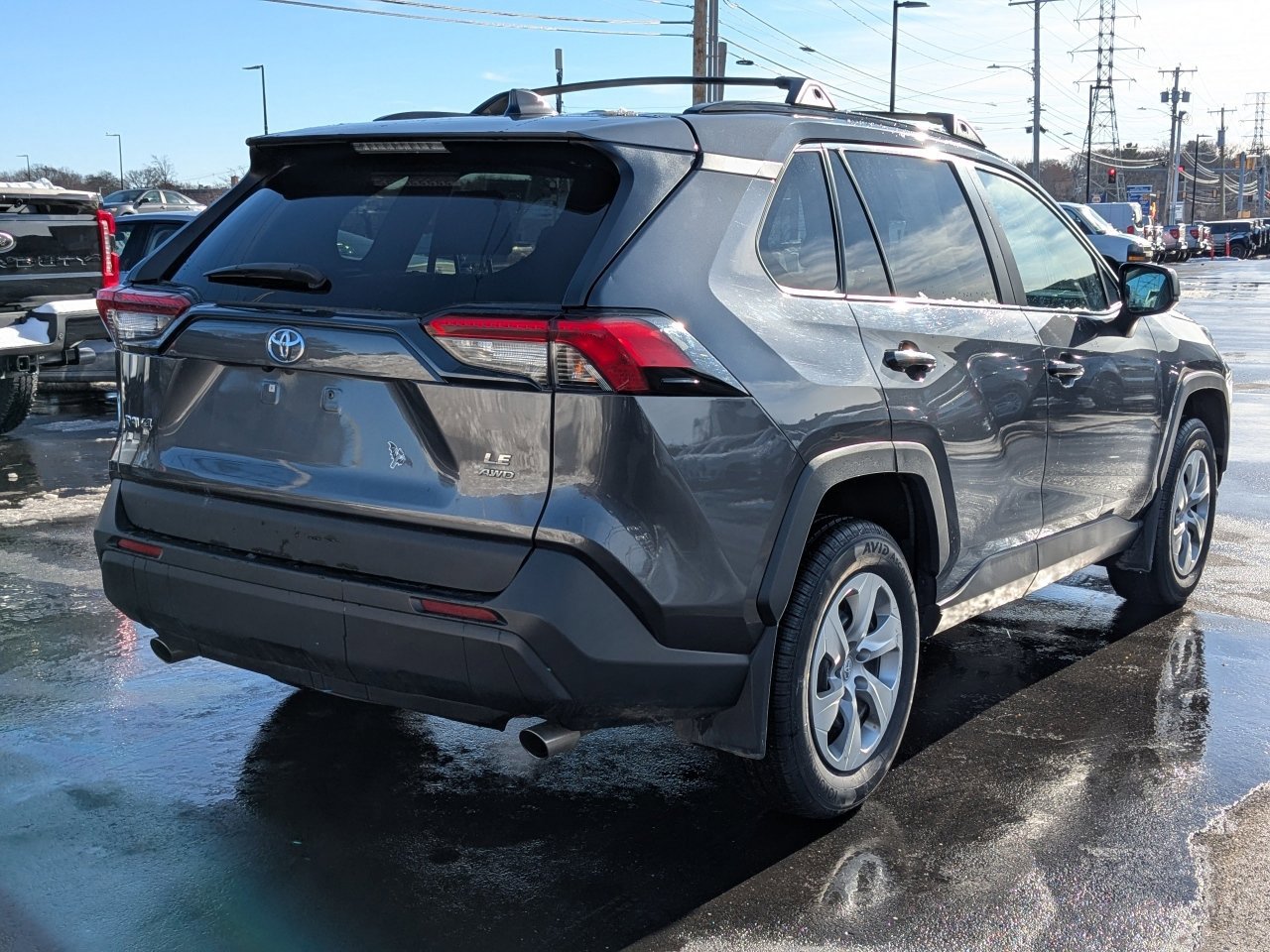 Used 2021 Toyota RAV4 LE image 4