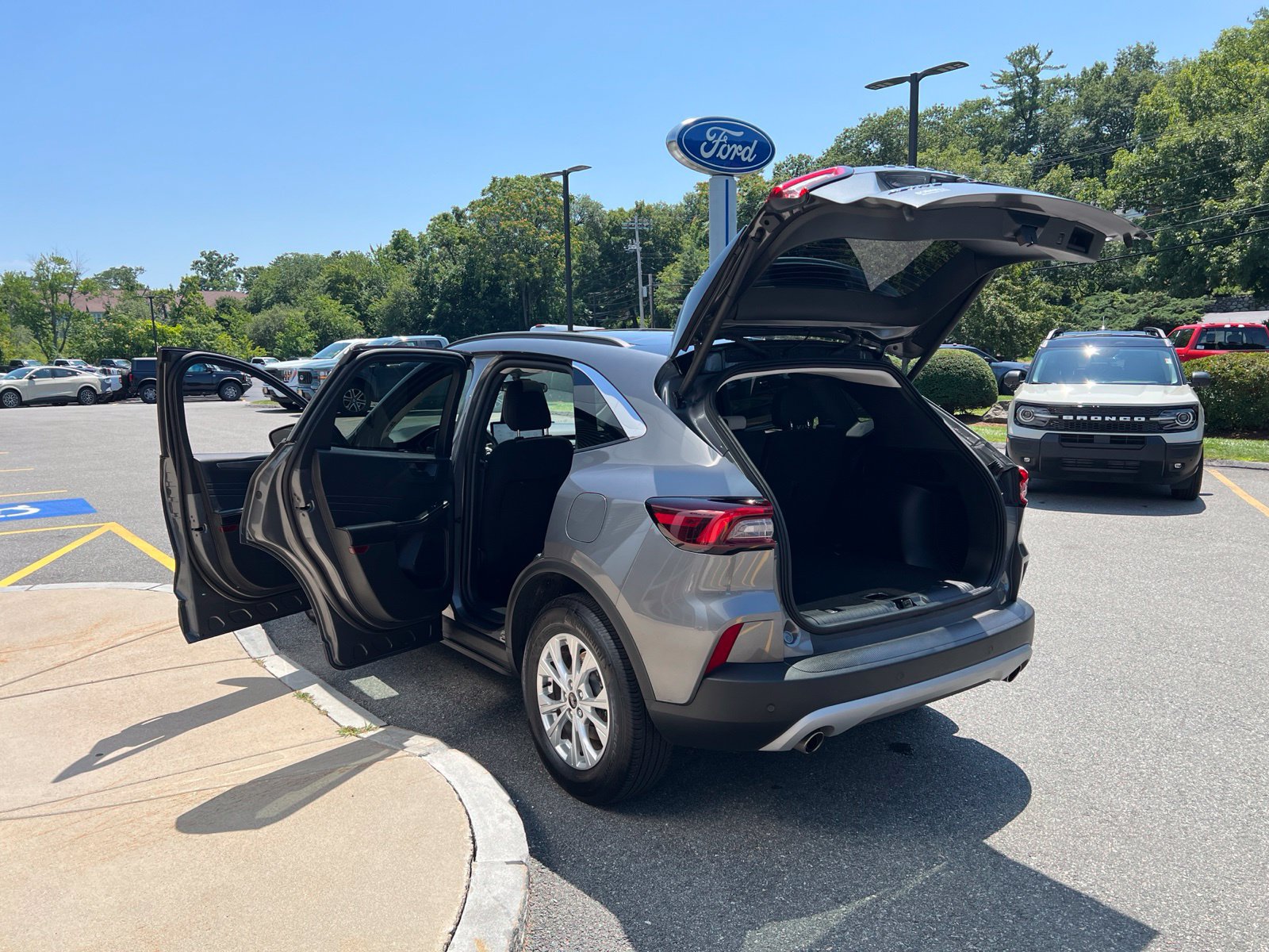 Certified 2023 Ford Escape Active w/ Tech Pack #1 AWD/4WD image 9