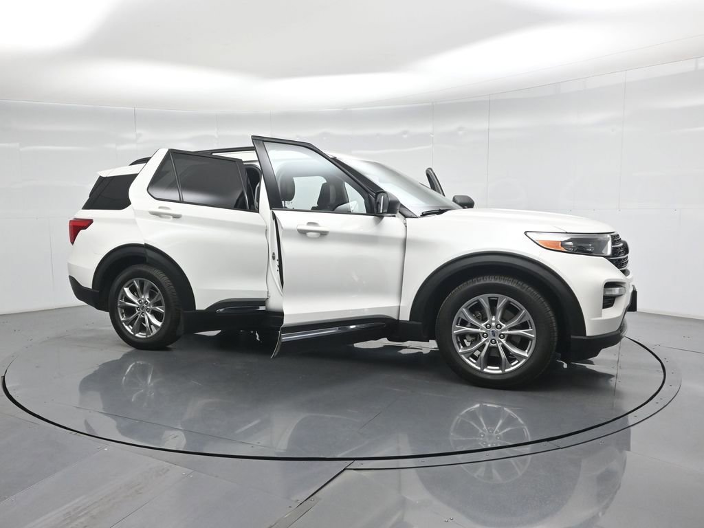 Certified 2021 Ford Explorer XLT w/ Equipment Group 202A RWD image 33