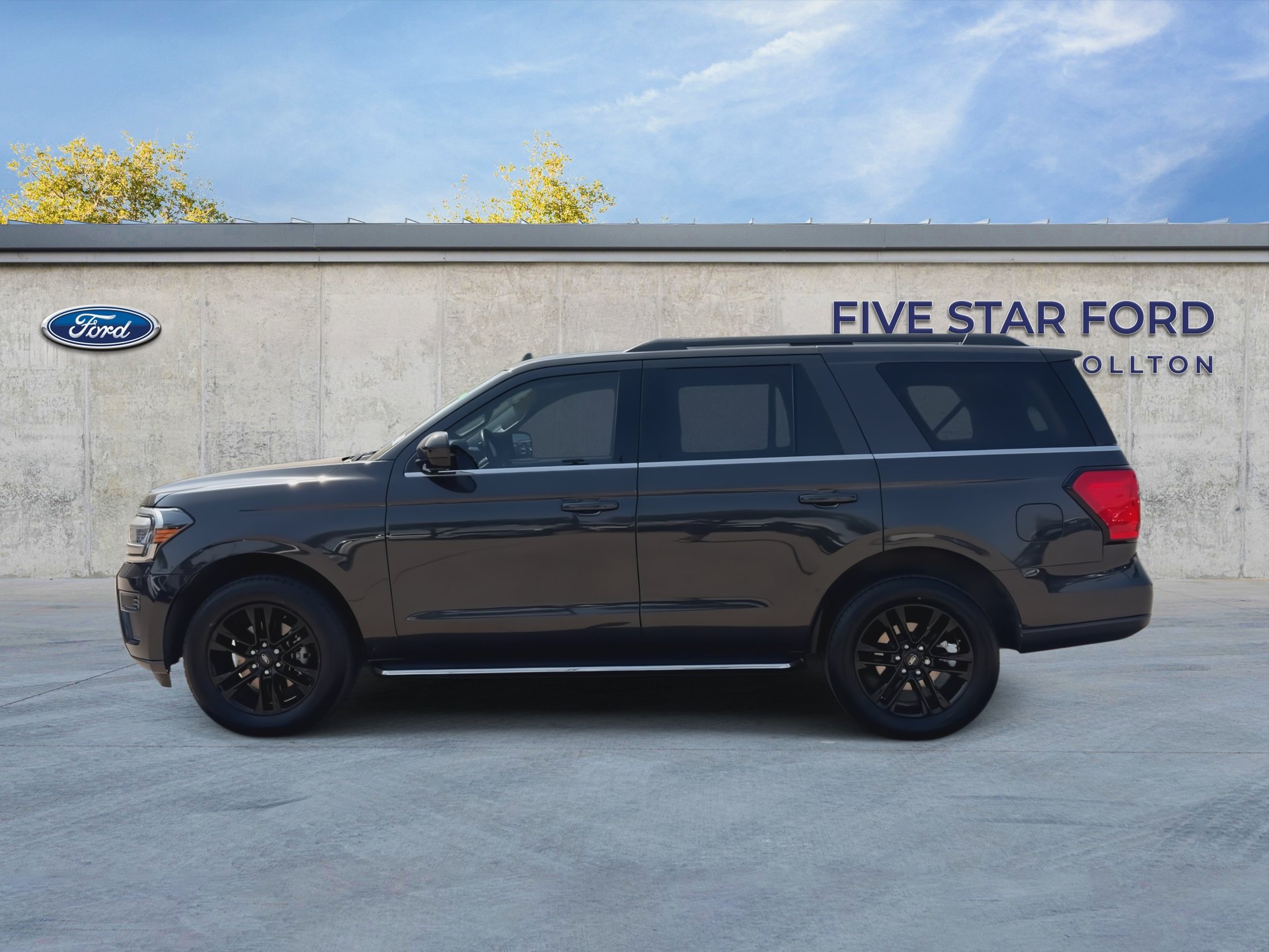 Certified 2022 Ford Expedition XLT RWD image 5