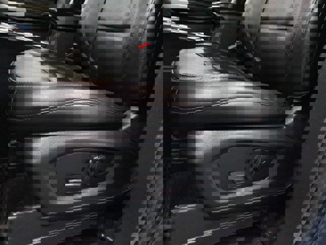 Certified 2022 Ford Explorer XLT w/ Equipment Group 202A image 18