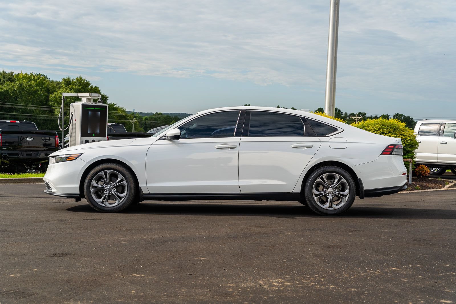 Used 2024 Honda Accord EX image 4