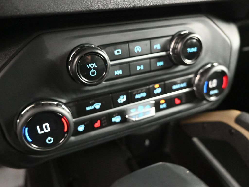 Certified 2025 Ford Bronco Badlands AWD/4WD image 17
