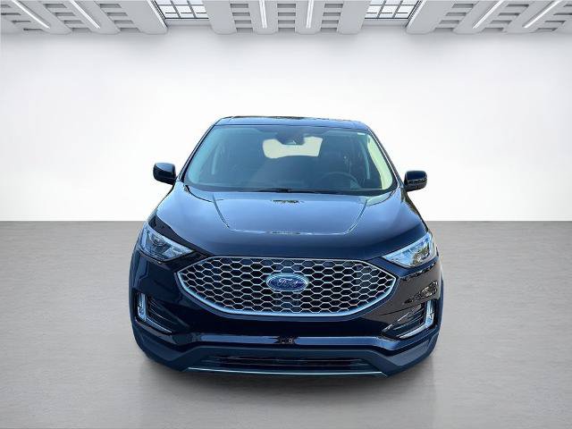 Certified 2023 Ford Edge SEL w/ Convenience Package AWD/4WD image 2